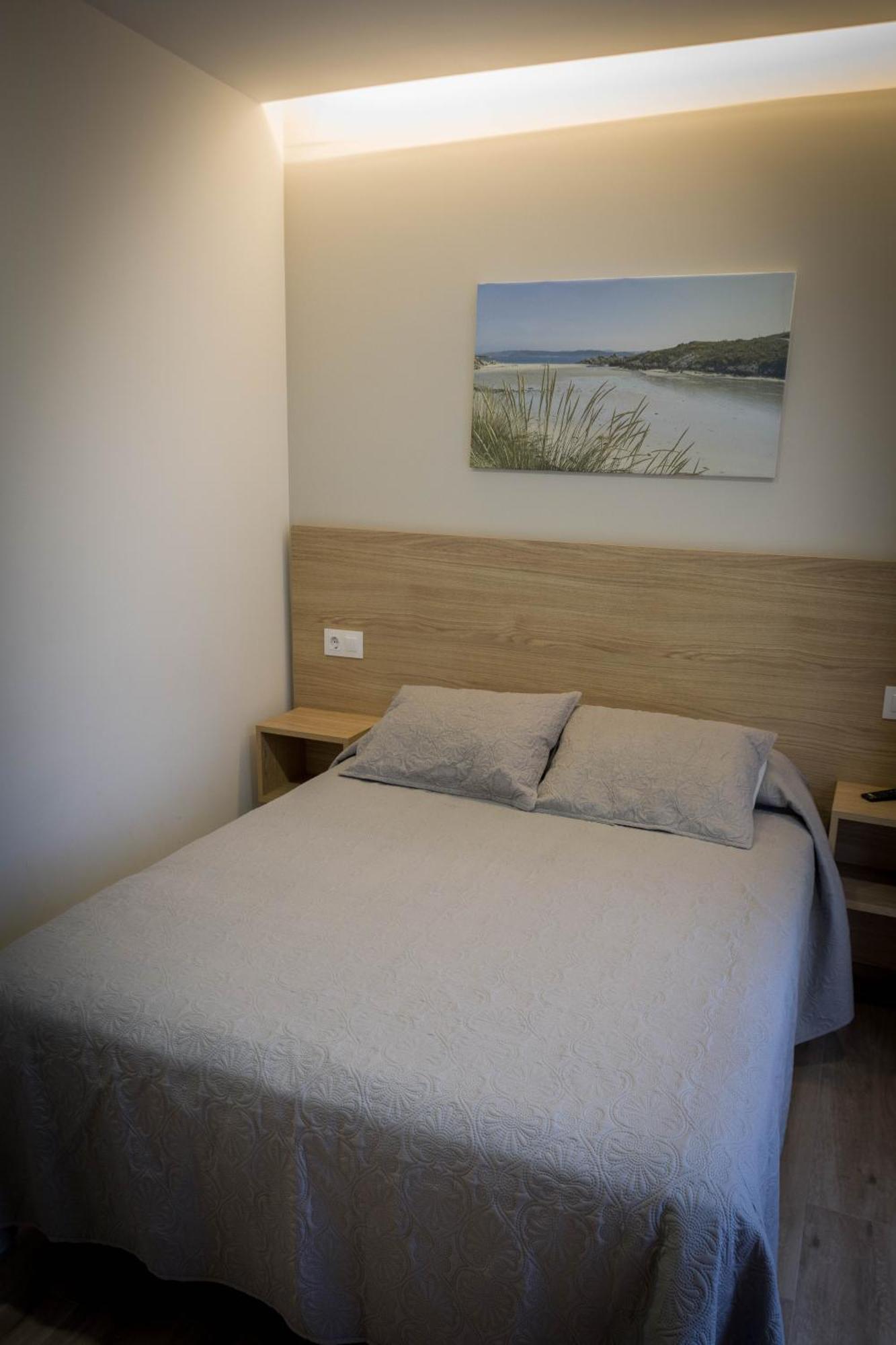 Apartamentos turisticos HAZ AMIGO Muxía Habitación foto