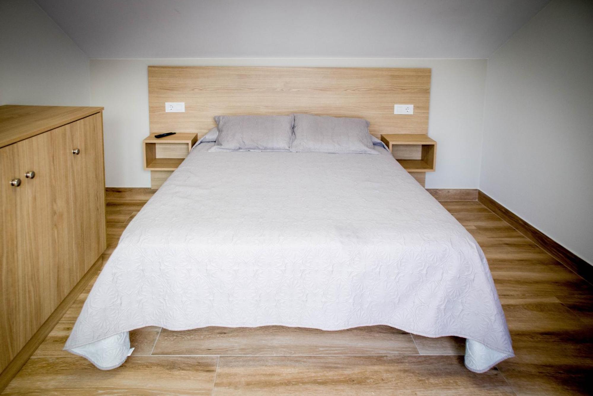 Apartamentos turisticos HAZ AMIGO Muxía Habitación foto